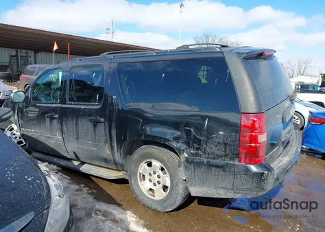 2013 Chevrolet Suburban 1500 Lt from USA, damaged, VIN 1GNSKJE73DR242854
